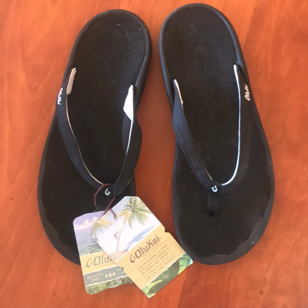 Olukai Amo Women’s  sandal - Black Mist. Size 8